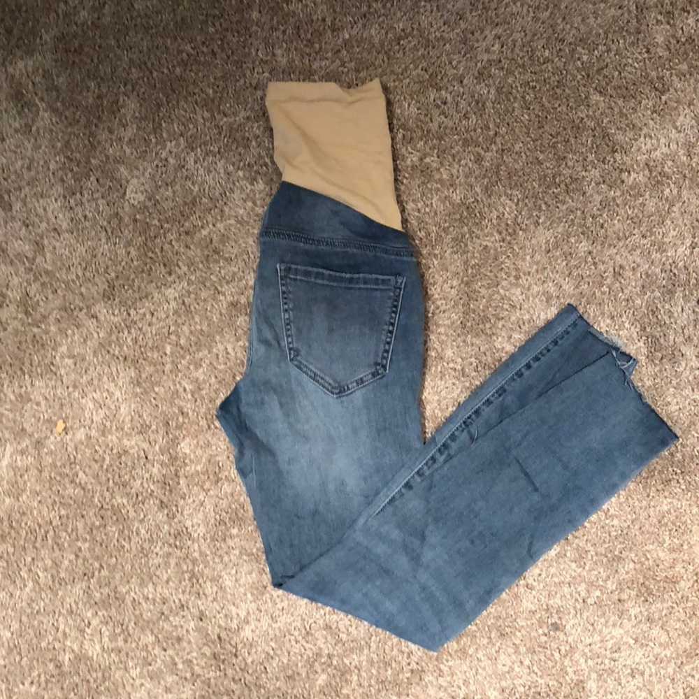 Size 25 led light denim maternity jeans